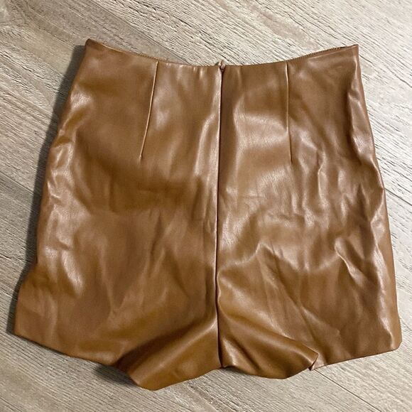 Zara Brown Faux Vegan Leather Twist Front Mini Skorts - Picture 2 of 4